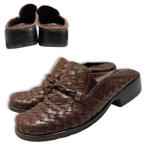 Brown Woven Leather Western Mules 80s 90s Vintage Low Chunky Heel Slip On Artiva